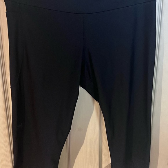 Under Armour Women's Black Leggings - Picture 1 of 4